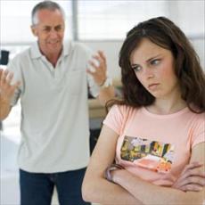 بررسي مقايسه اي رفتارهای  نوجوانان با والدين